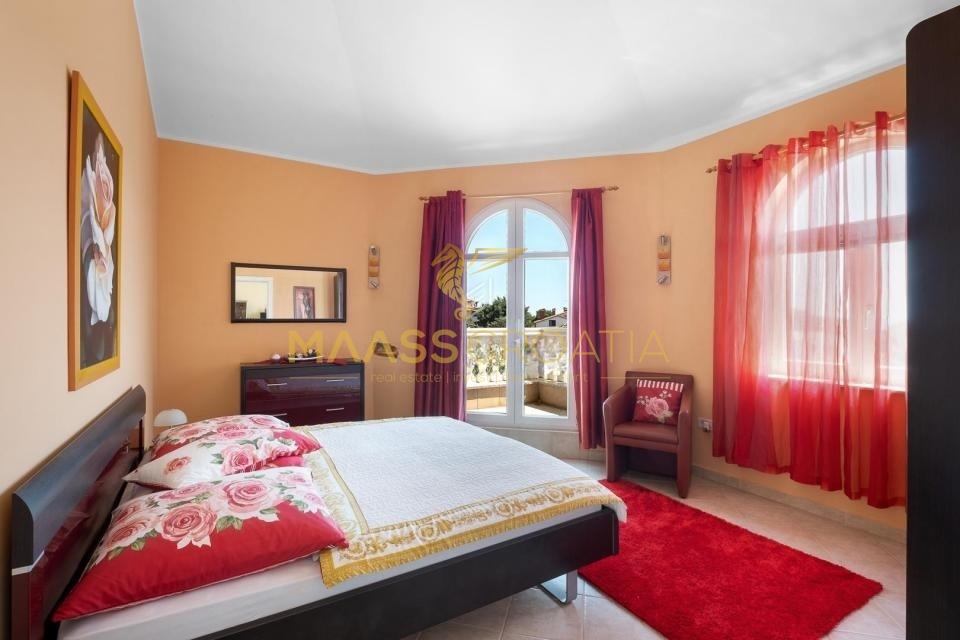 PHOTO-2025-11-25-12-48-29