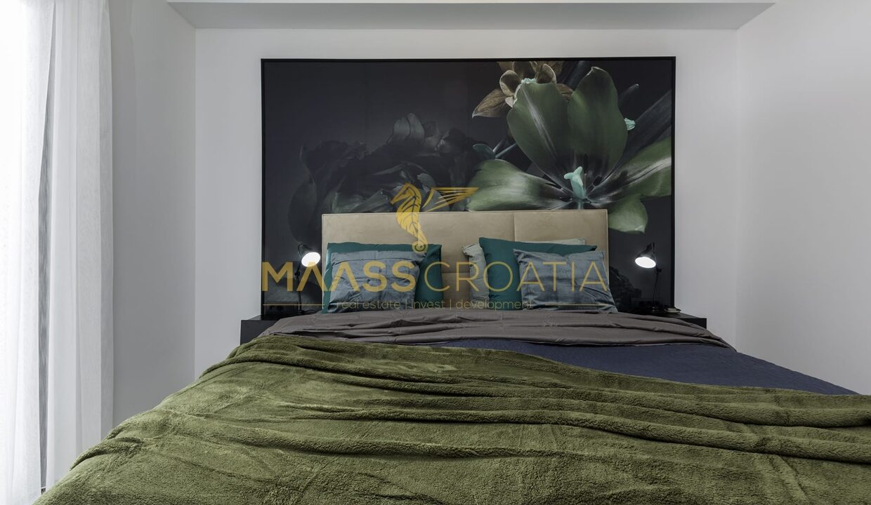 villa-m-premantura-botanical-bedroom