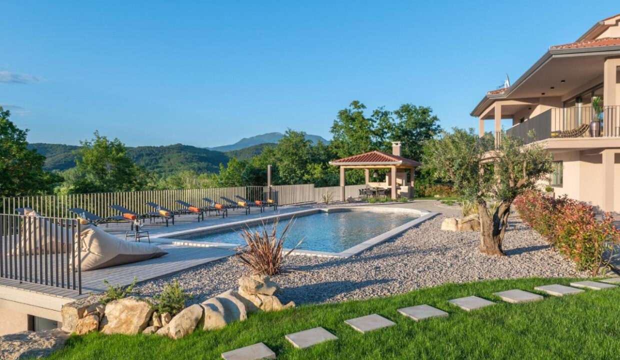 Neue moderne Villa mit traditionellem Charakter - Labin, Istra