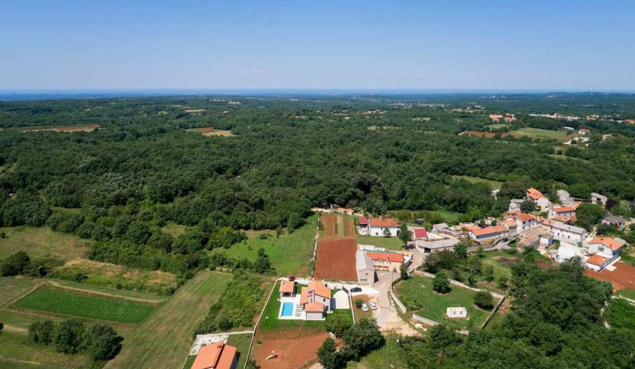 Moderne Villa mit Extra-Grundstück - Tinjan, Region Istrien