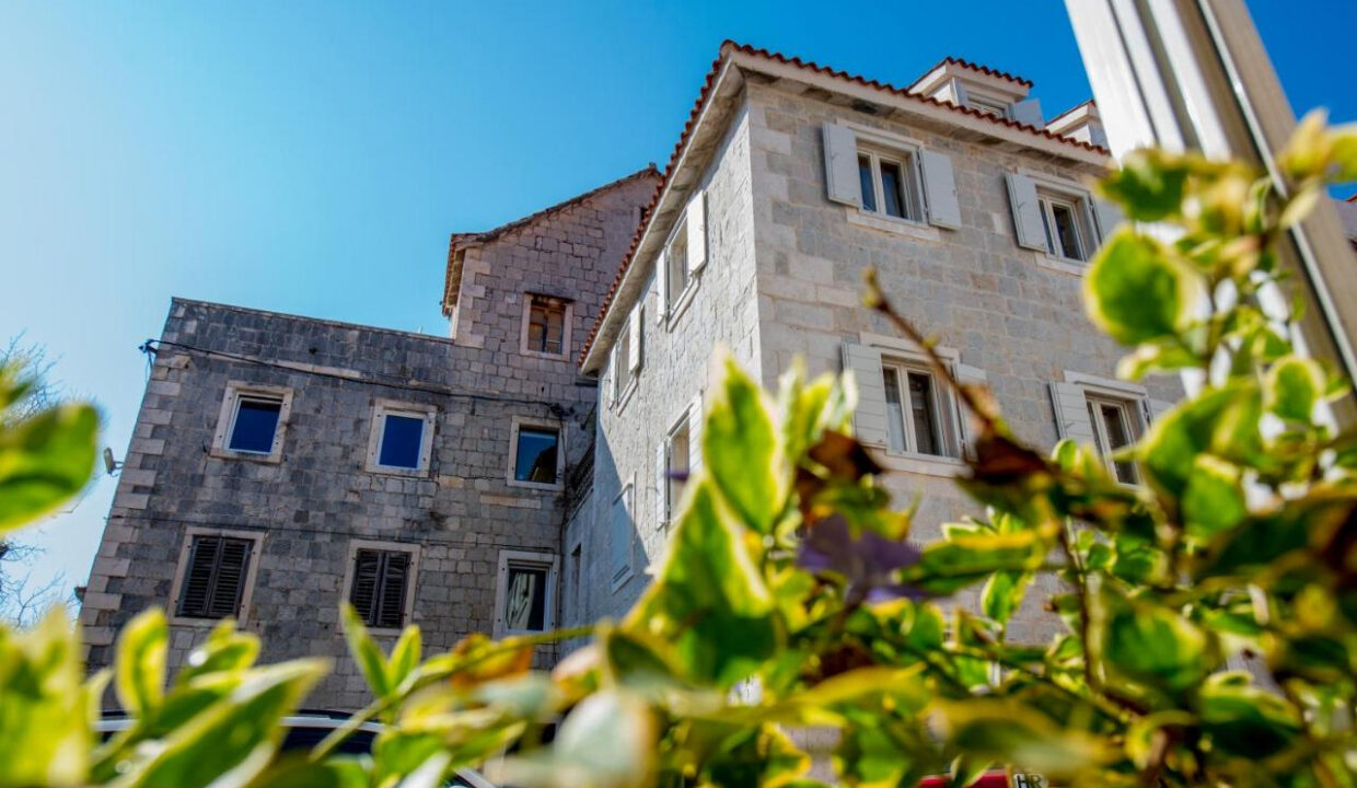 Rustikale Doppelhaushälfte - Kastel Luksic