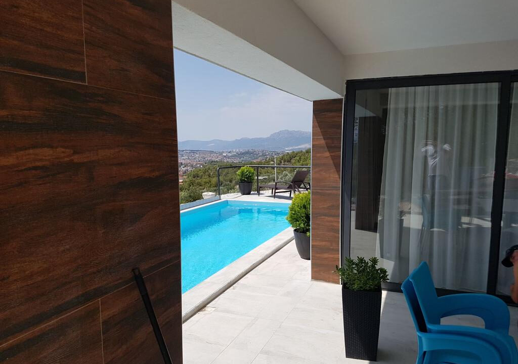 Stadtvilla mit Panoramablick – Split