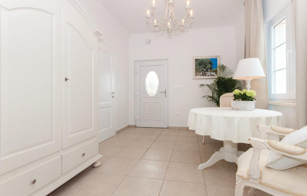 Weißes Steinjuwel in Novalja – Insel Pag