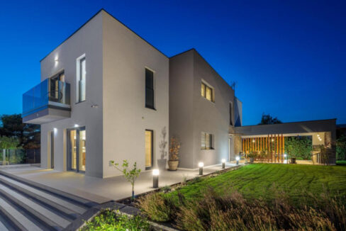 Neues Haus in der Nähe von Šibenik