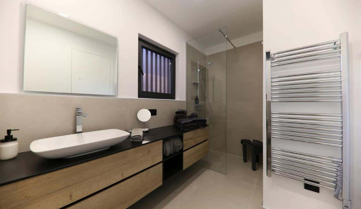 Neue Villa mit Meerblick auf Ugljan