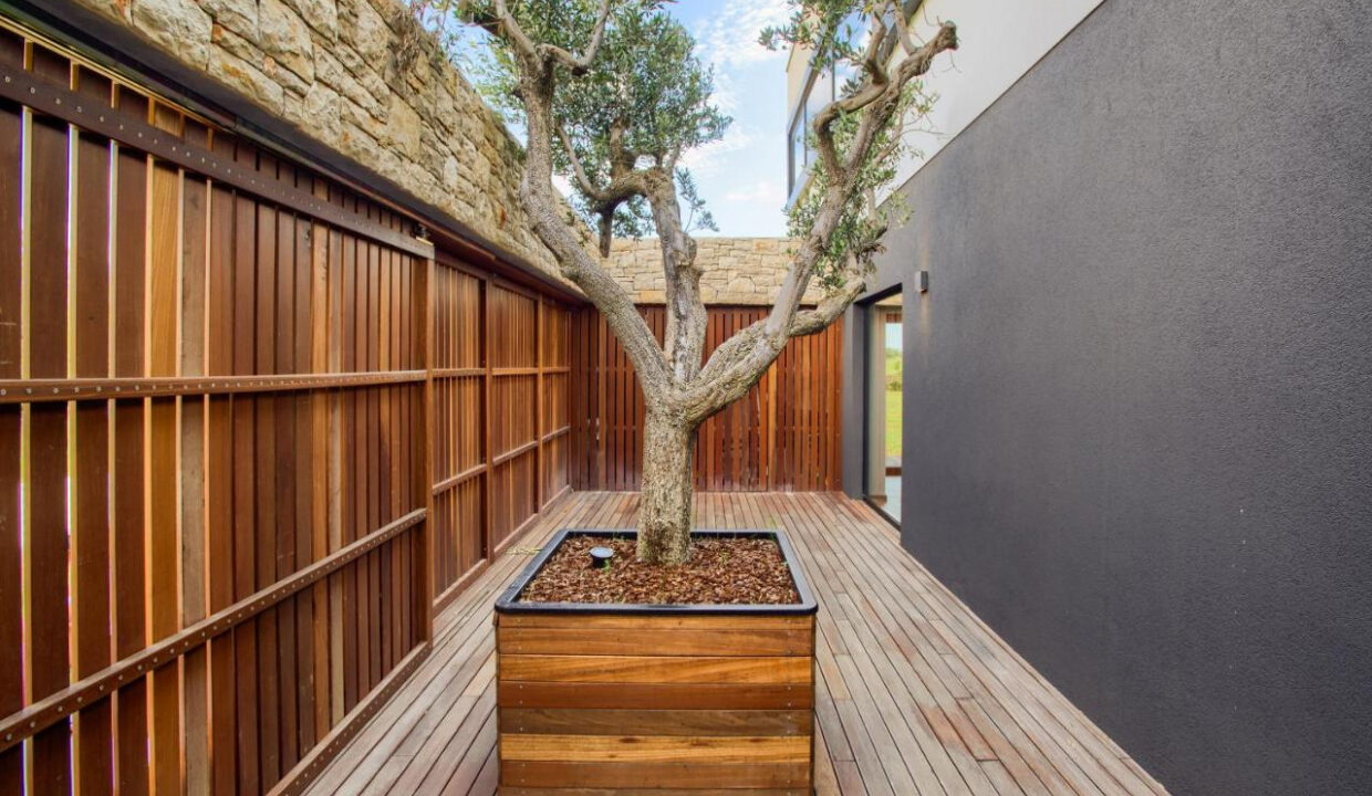 Zeitgenössische Oase, ein luxuriöser moderner Villenrückzugsort, Region Pore?