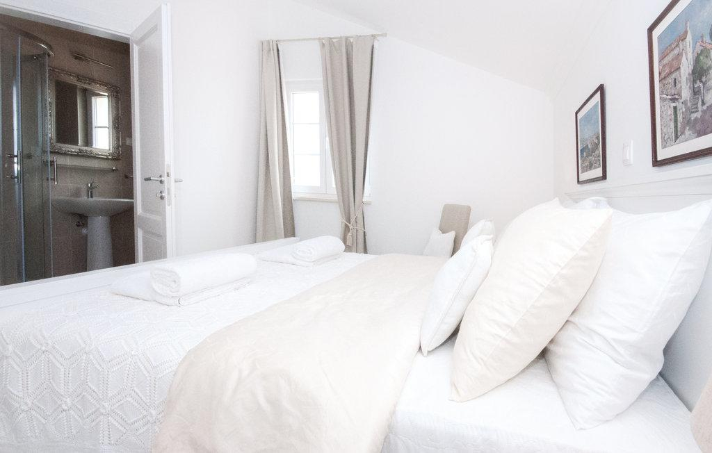 Weißes Steinjuwel in Novalja – Insel Pag