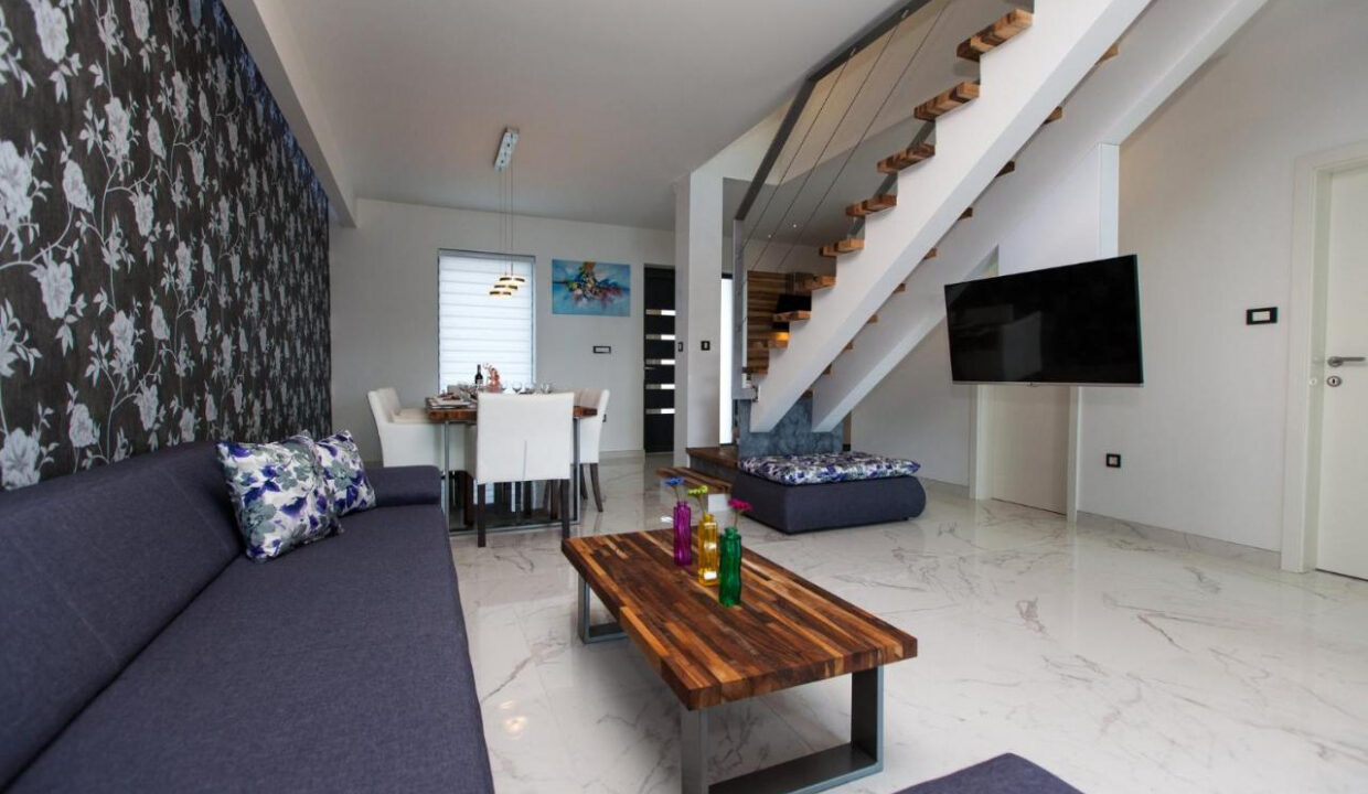 Villa im geometrischen Stil mit atemberaubendem Blick - Crikvenica