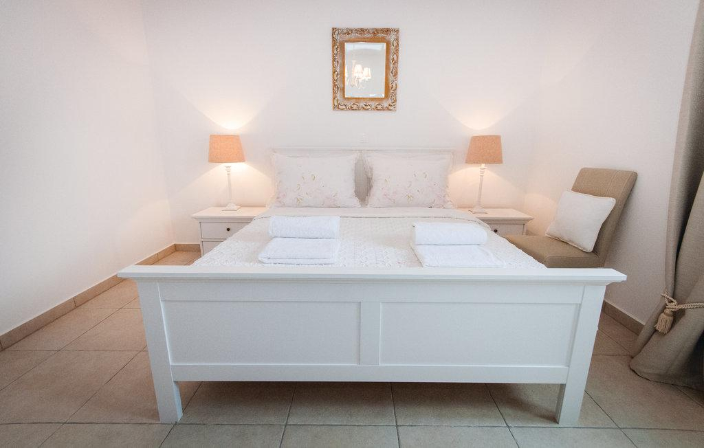 Weißes Steinjuwel in Novalja – Insel Pag