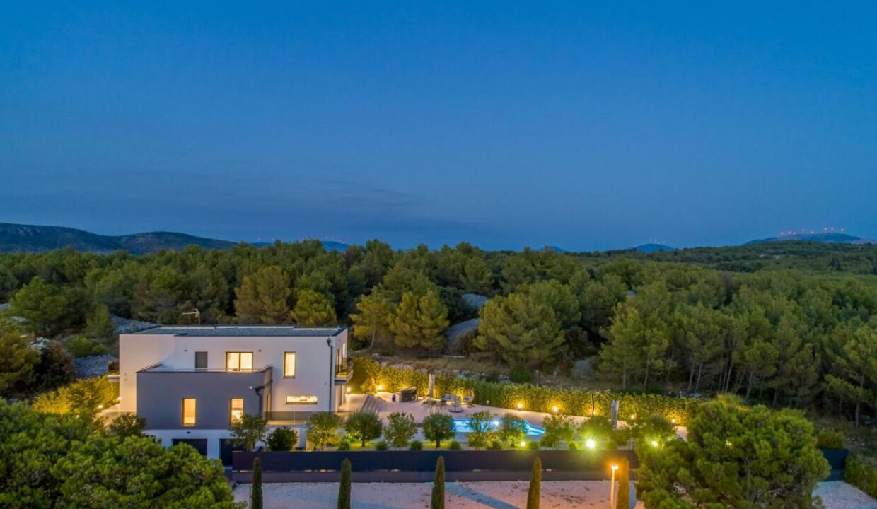 Neues Haus in der Nähe von Šibenik