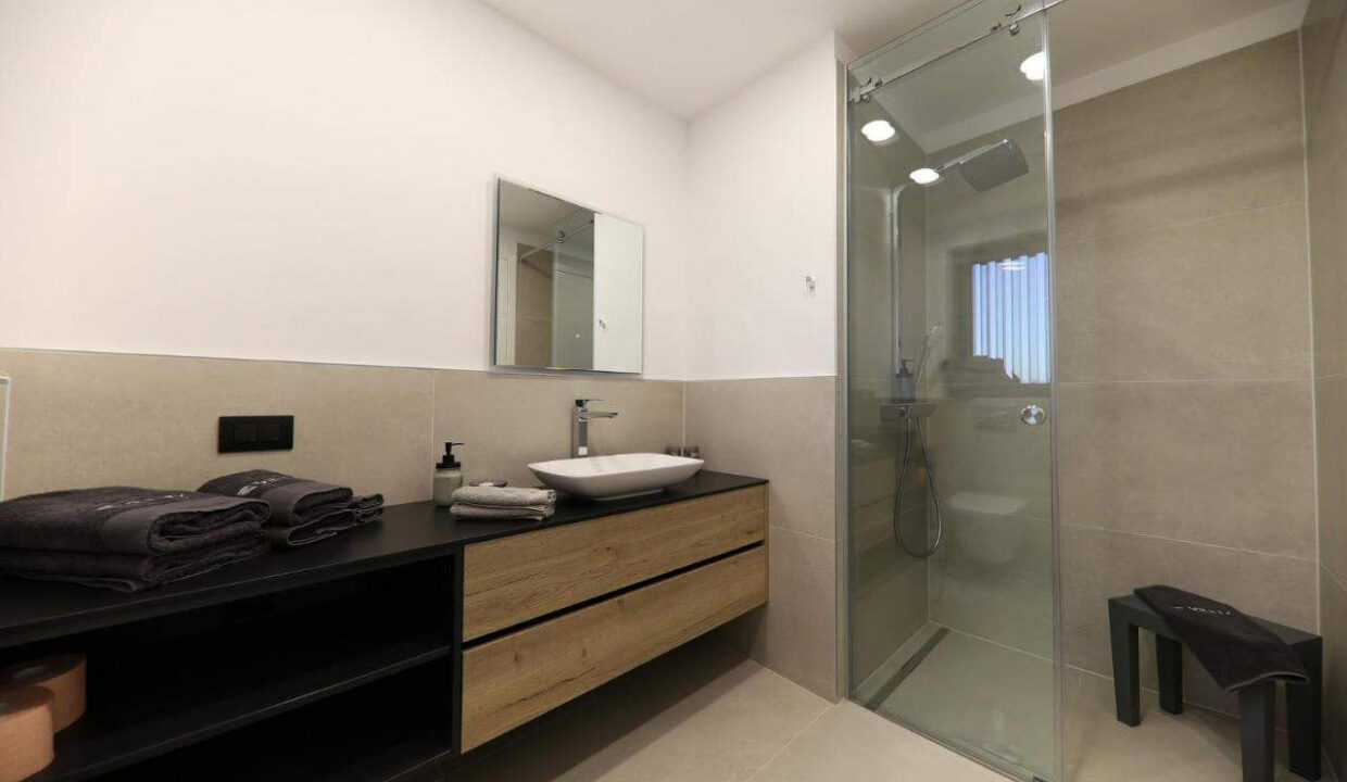 Neue Villa mit Meerblick auf Ugljan