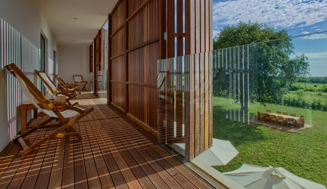 Zeitgenössische Oase, ein luxuriöser moderner Villenrückzugsort, Region Pore?