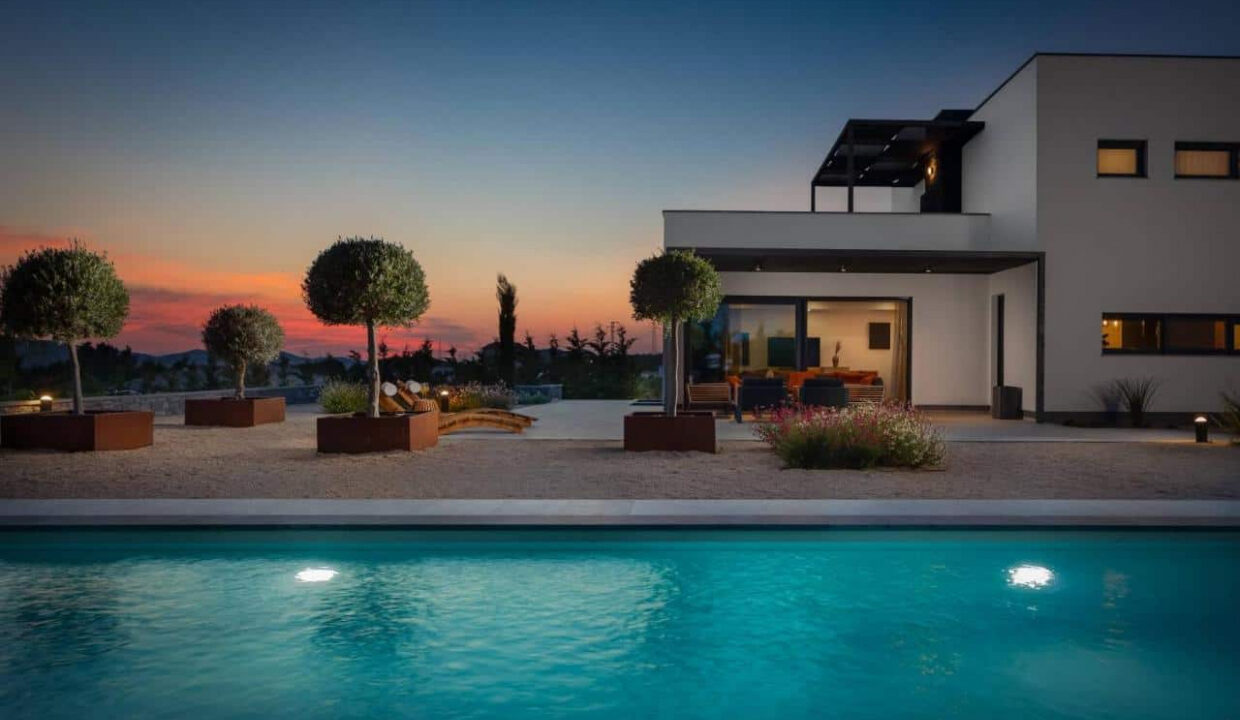 Erstaunliches modernes Haus bei Sibenik