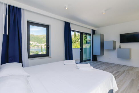 Weiße Villa am Meer mit extra Grundstück - Dubrovnik