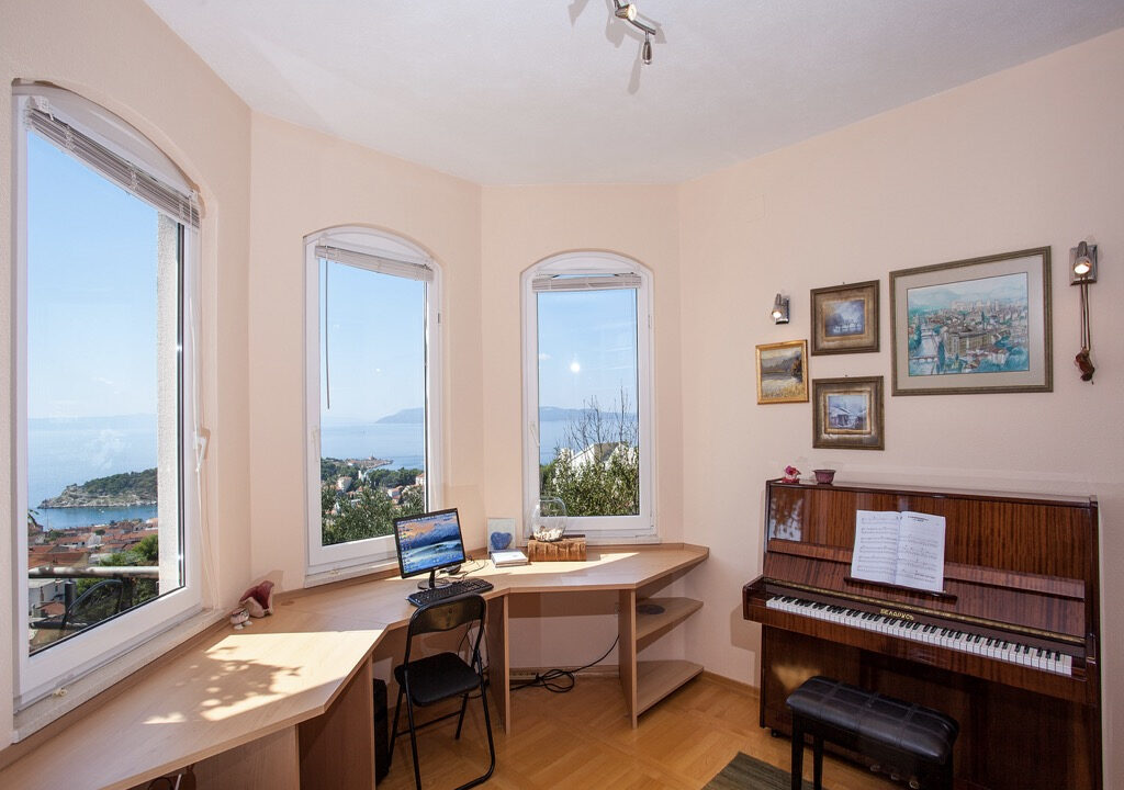 Haus mit Garten und Meerblick in Makarska