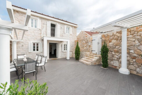 Steinvilla im Kolonialstil - Drvenik Mali, Split