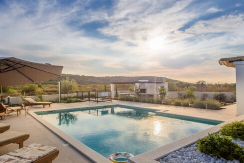 Neues modernes Haus auf der Insel Solta