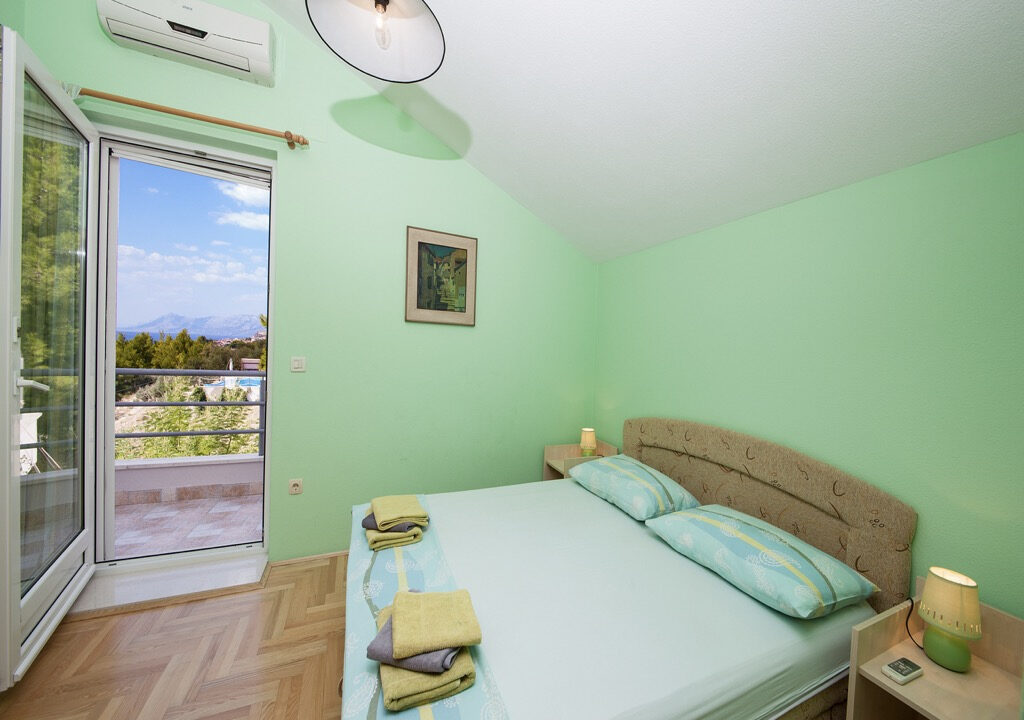 Haus mit Garten und Meerblick in Makarska