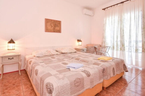 Doppelhaushälfte direkt am Meer ?iovo