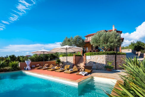 Tropisch anmutende Villa in der Nähe des Nationalparks Krka