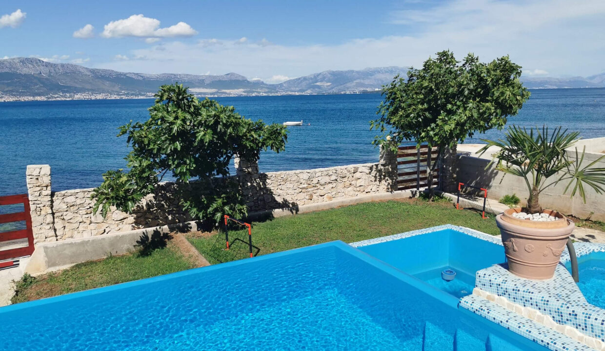 Doppelhaushälfte direkt am Meer ?iovo