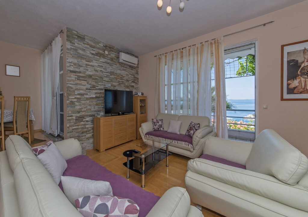 Haus mit Garten und Meerblick in Makarska