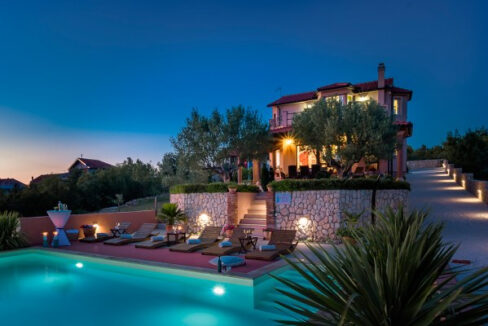 Tropisch anmutende Villa in der Nähe des Nationalparks Krka