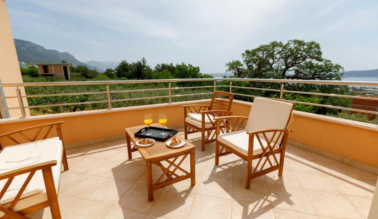 Haus mit Meerblick in Kastel Sucurac