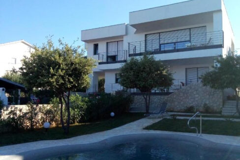 Erstaunliche Villa direkt am Meer auf der Insel Rab