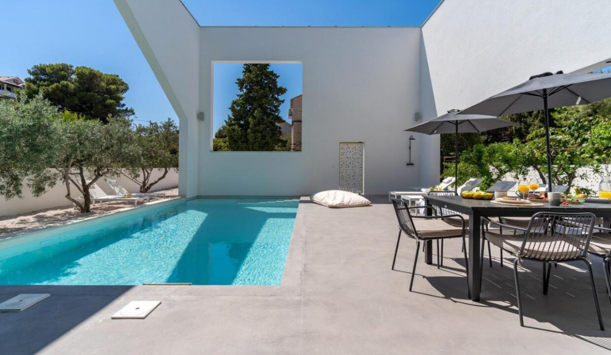 Erstaunliche neue Villa auf der Insel Brac