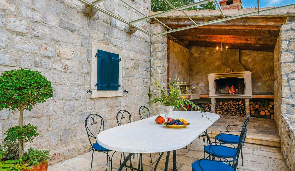 Haus aus weißem Stein - Halbinsel Peljesac