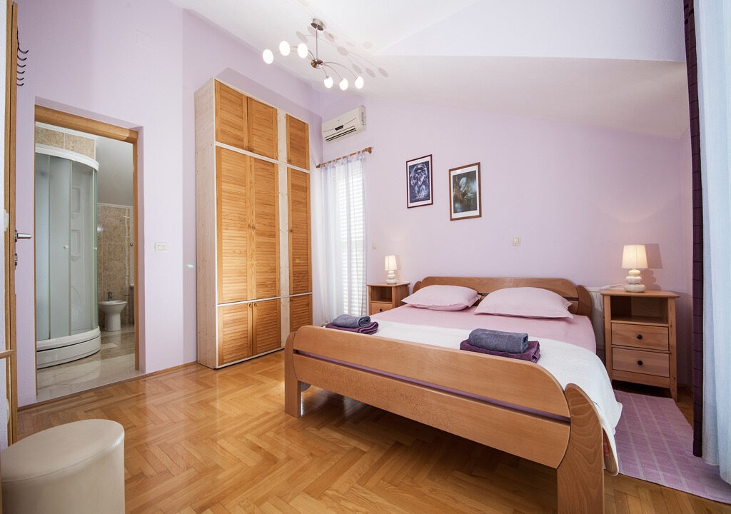 Haus mit Garten und Meerblick in Makarska