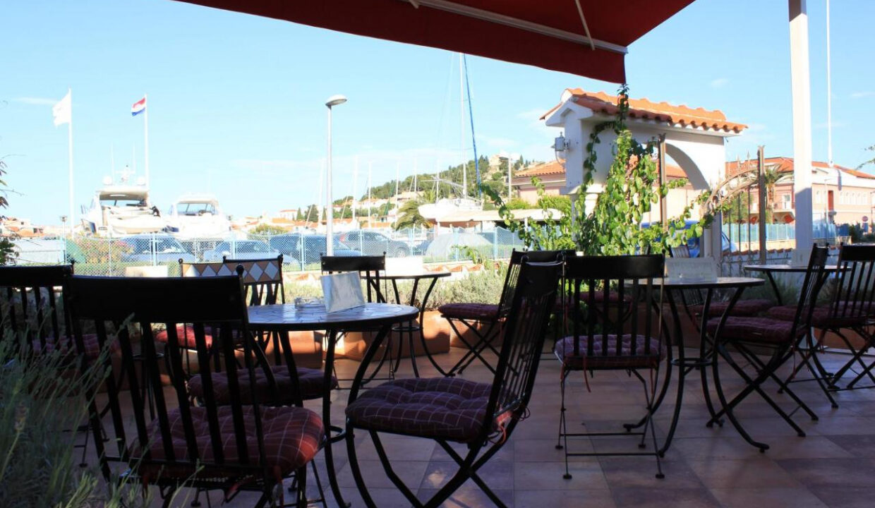 Grundstücke am Meer Tribunj