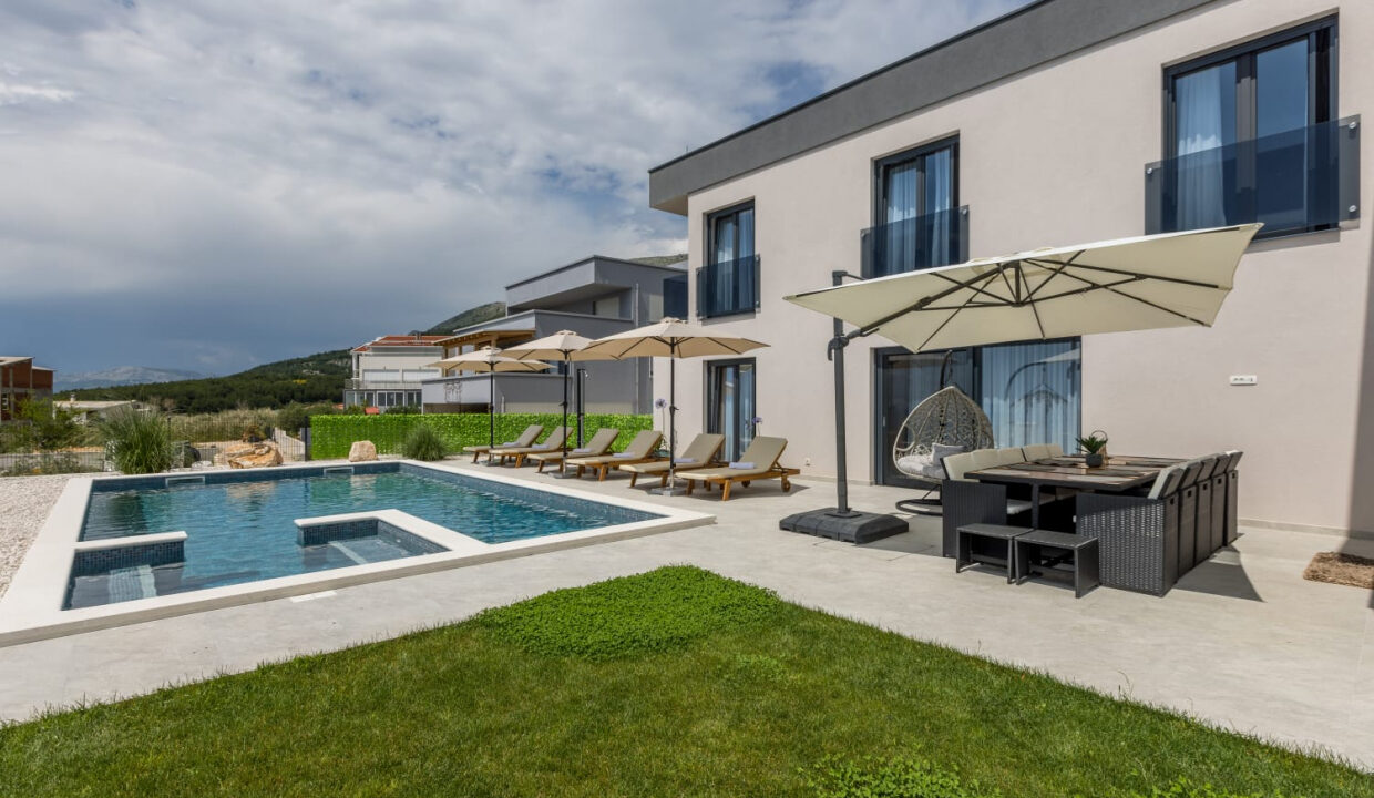 Neues Meerblick-Ferienhaus Podstrana