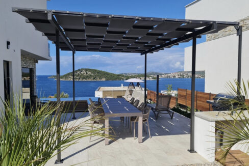 Neue moderne Villa mit Meerblick in Rogoznica