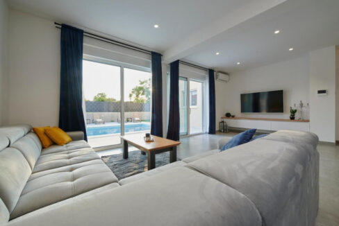 Haus im modernen Stil in Kastela