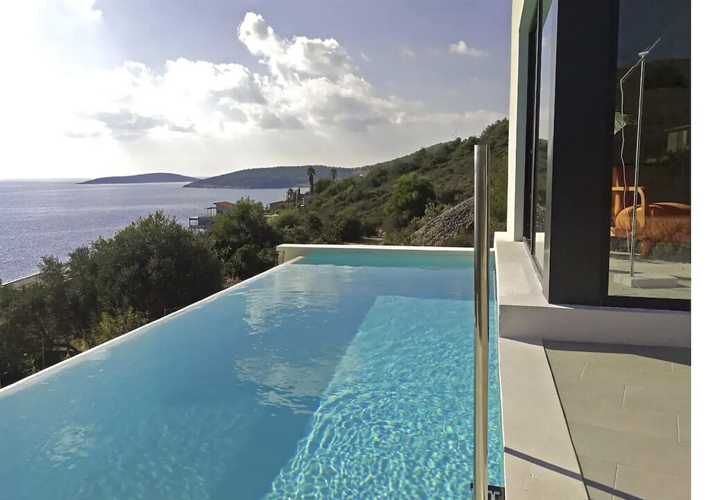 Weißes Haus mit Meerblick auf der Insel Vis
