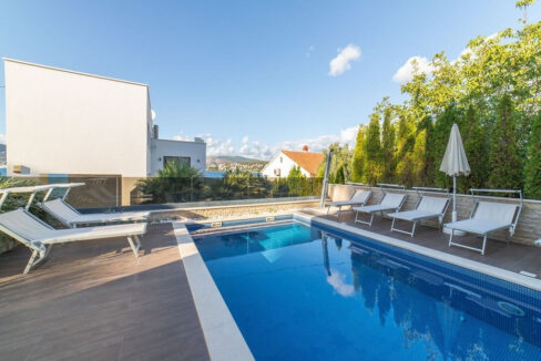 Städtische Villa auf einer bezaubernden Insel Ciovo, Region Split