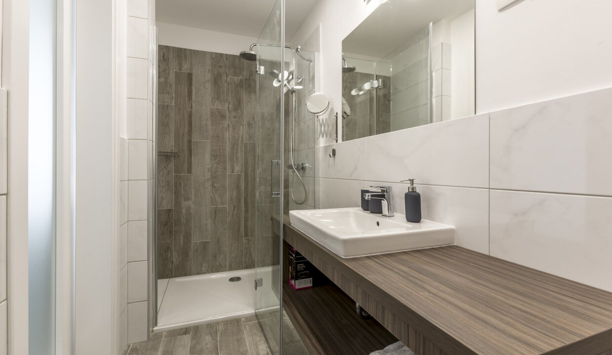 Steinhaus mit Meerblick in Omis