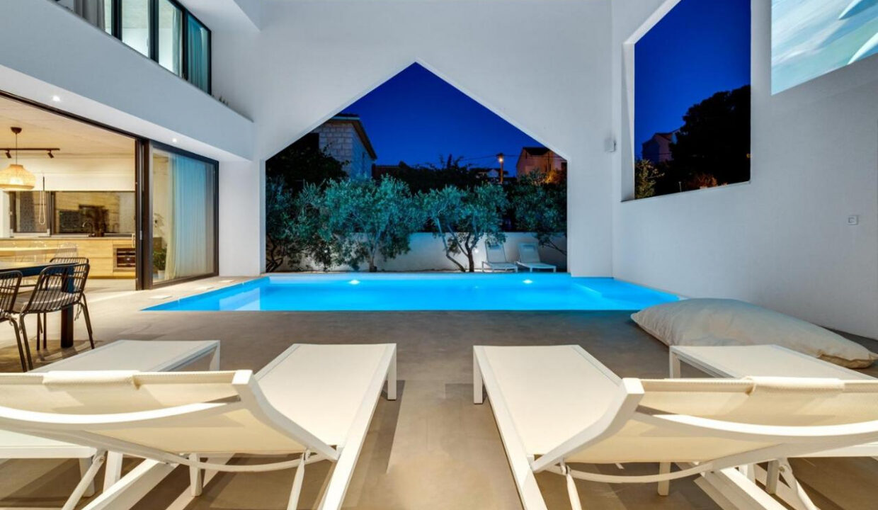 Erstaunliche neue Villa auf der Insel Brac