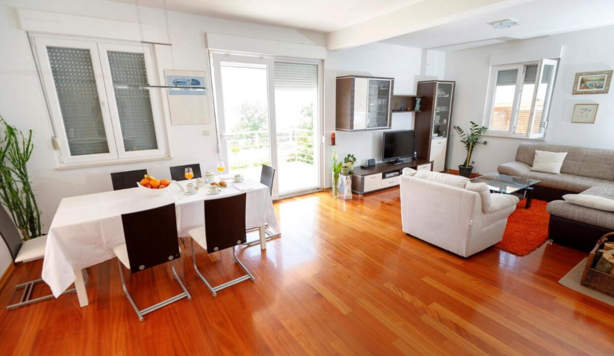 Haus mit Meerblick in Kastel Sucurac