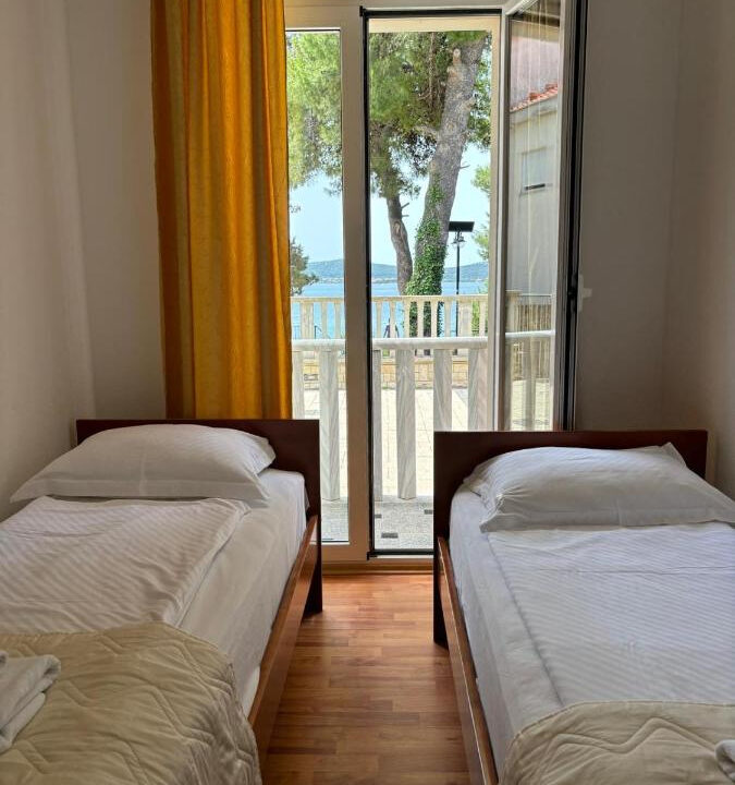 Grundstück am Meer Sveti Filip Jakov