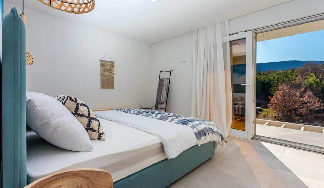 Wunderschöne weiße Villa bei Omis