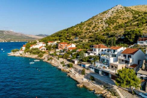 Haus am Meer in der Nähe von Šibenik