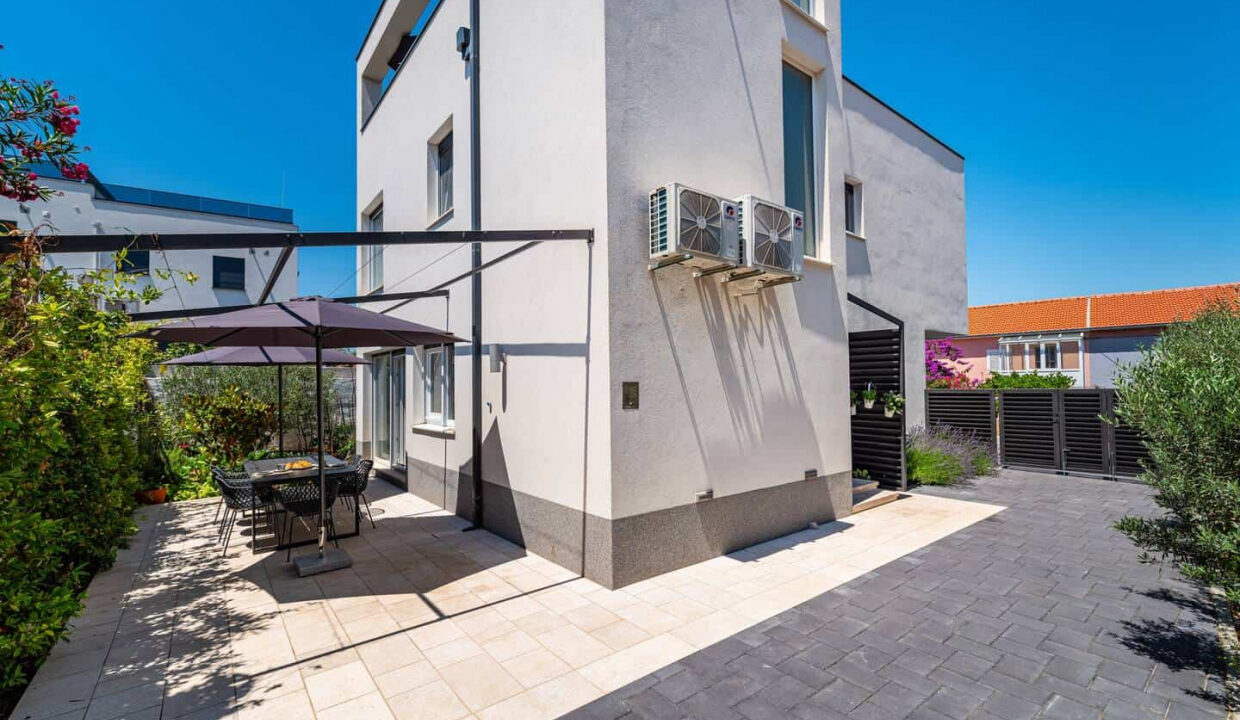 Haus in der Nähe des lokalen Strandes auf Ciovo