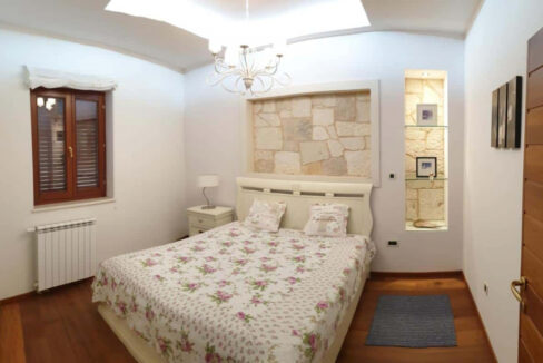 Erstaunliches Haus bei Pakostane