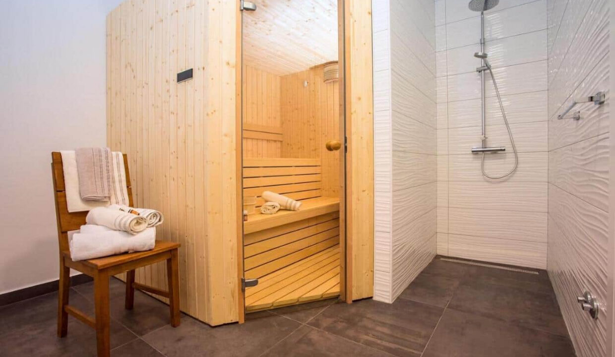 Modernes Haus in der Region Omis