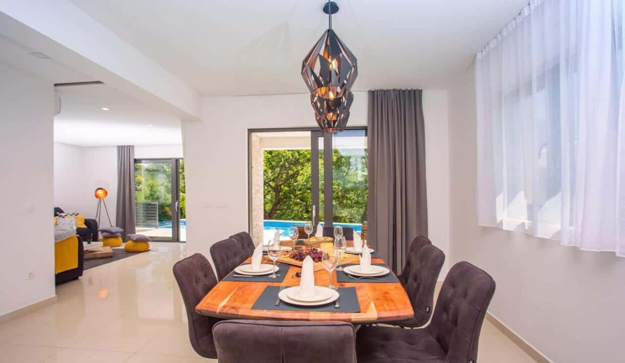 Modernes Haus in der Region Omis