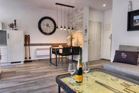 Grundstück am Meer Pakostane