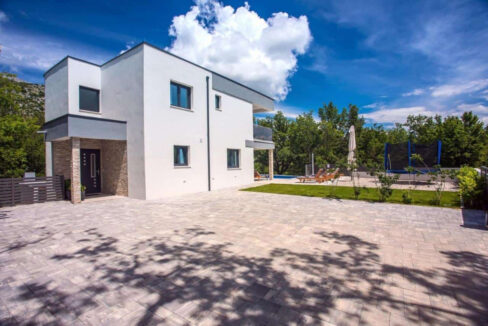 Modernes Haus in der Region Omis